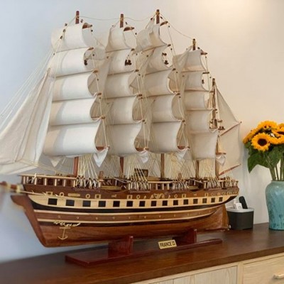 Mô hình thuyền buồm gỗ
